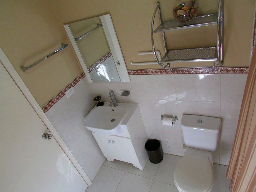 Centrally Located Guest Apartments キングストン エクステリア 写真