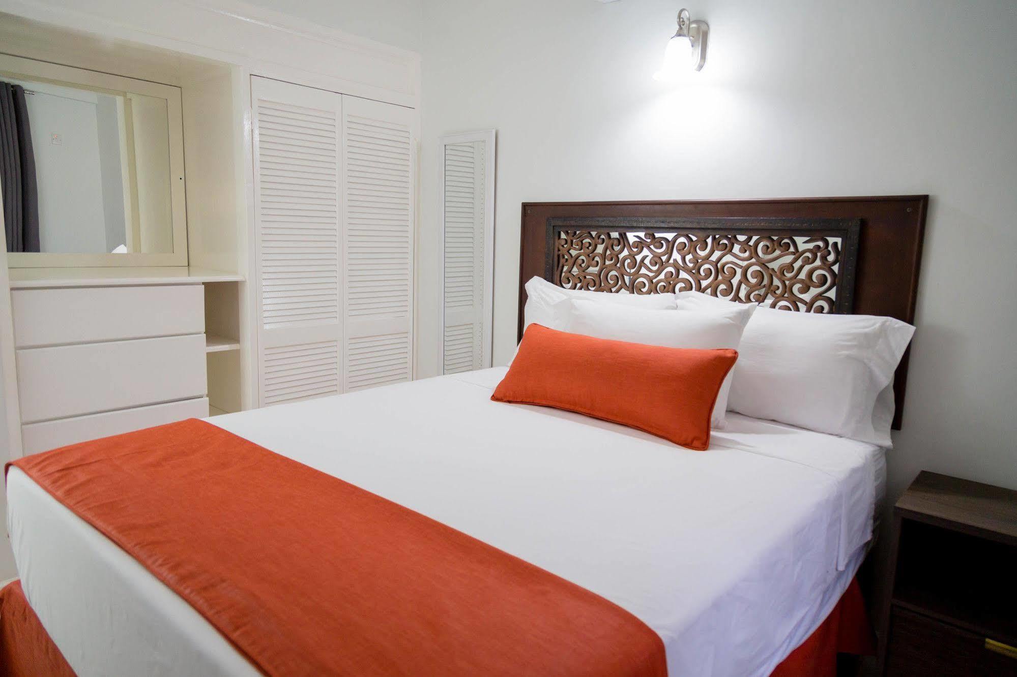 Centrally Located Guest Apartments キングストン エクステリア 写真