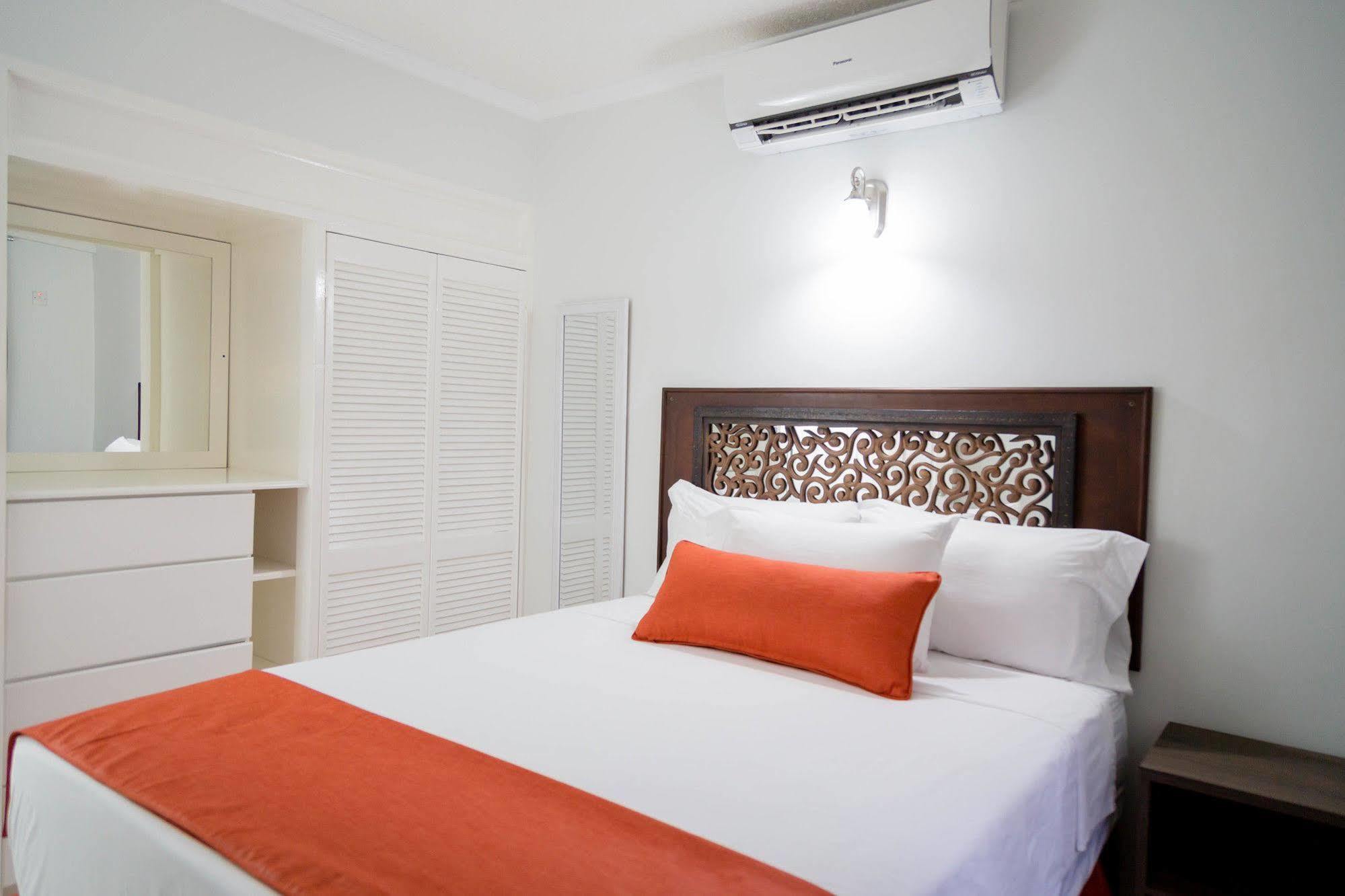 Centrally Located Guest Apartments キングストン エクステリア 写真