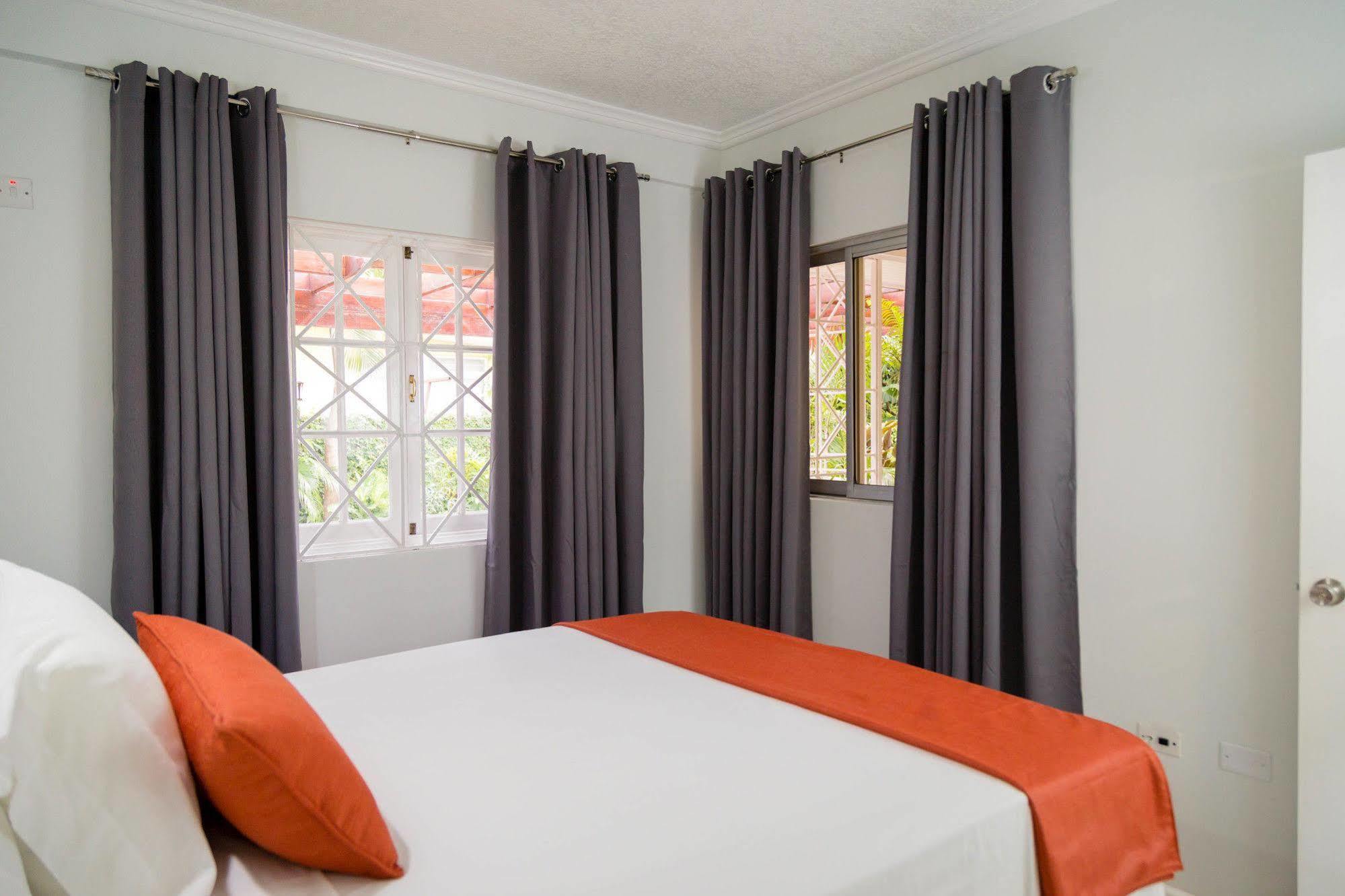 Centrally Located Guest Apartments キングストン エクステリア 写真